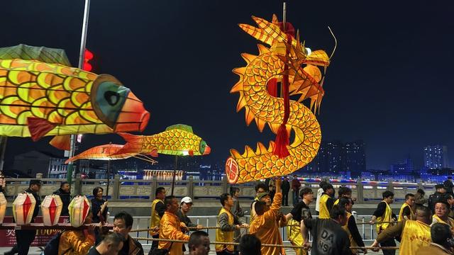 板板龙灯   表演     迎新春