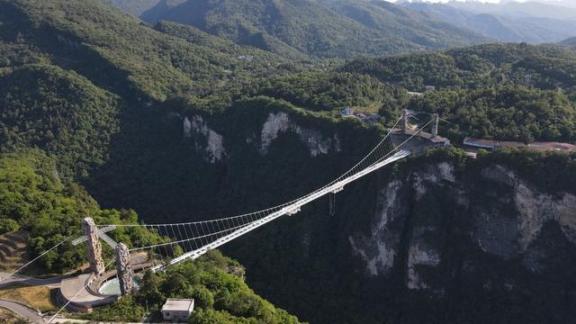 张家界大峡谷玻璃桥