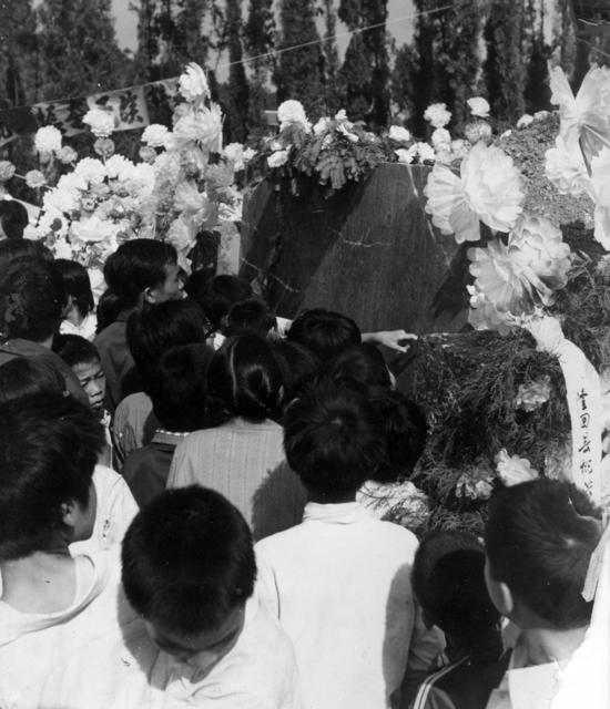 纪念抗日胜利四十周年  抗日阵亡将士公墓落成