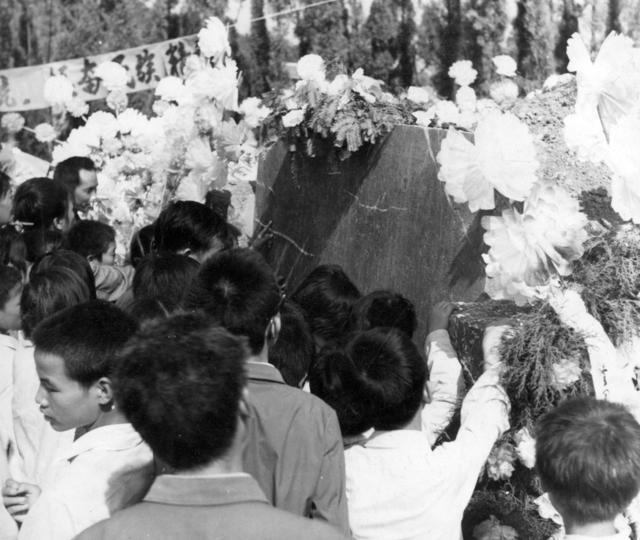 纪念抗日胜利四十周年  抗日阵亡将士公墓落成