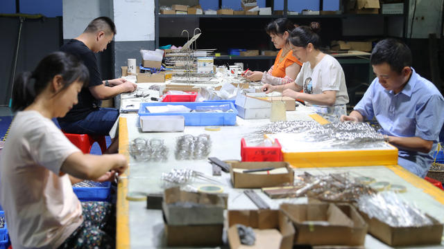 眼镜 生产 特色 工业 小镇 