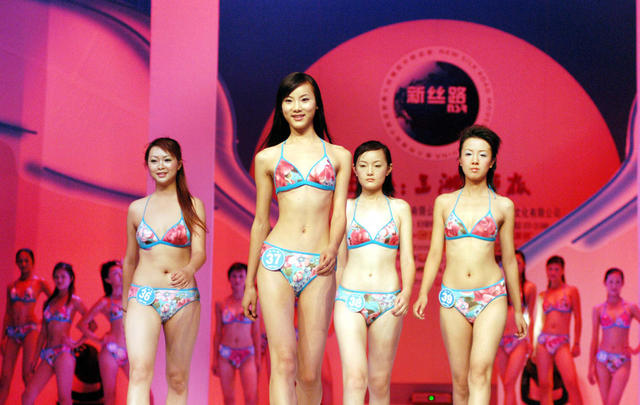 刘雯夺冠2005新丝路湖南模特大赛总决赛
