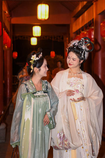 中秋 嫦娥 岳阳楼景区 岳阳楼 月圆 游园  中秋佳节 岳阳