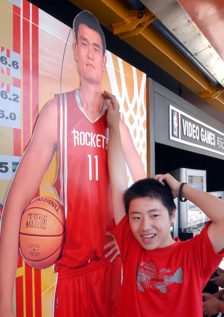 “NBA大篷车”来到长沙