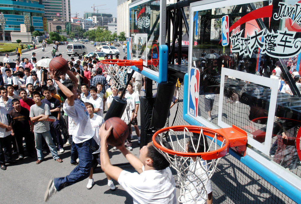 “NBA大篷车”来到长沙