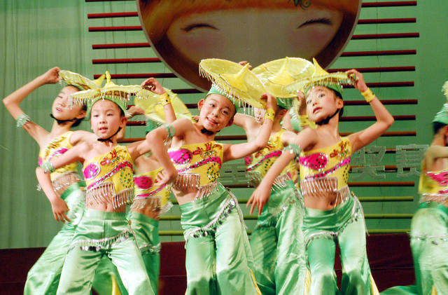湖南省会少年儿童庆祝“六一”节