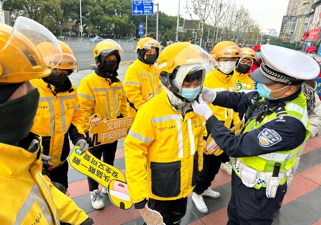 长沙 “122全国交通安全日”宣传