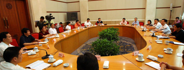 湖南省委举行被提拔重用干部集体谈话会