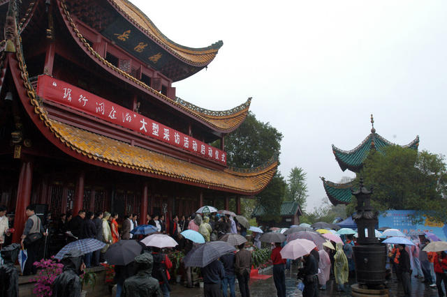 “环行洞庭湖”大型采访启动
