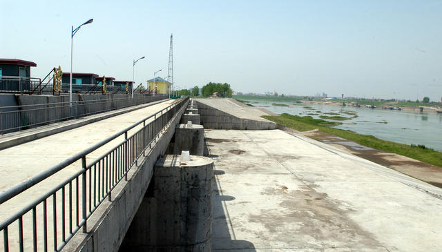  Flood Diversion Gate of Linanhuan, Lixian County, Changde City