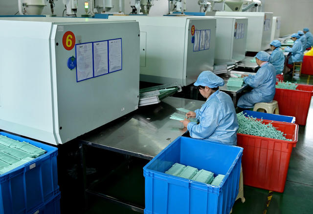 助企纾困 企业  经开区 生产 稳增长 无尘耗材 工人 工业 稳岗用工 