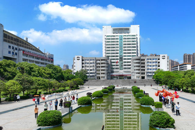 高校 舞龙 体育课