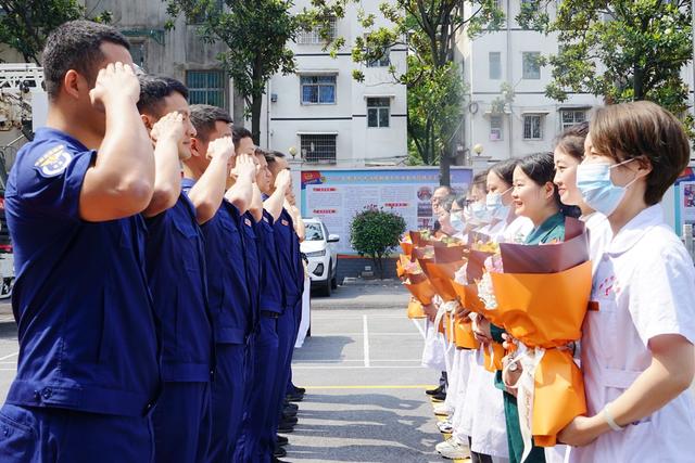 护士,消防员,国际护士节,全国防灾减灾日,你守护健康、我守护安全,防灾减灾