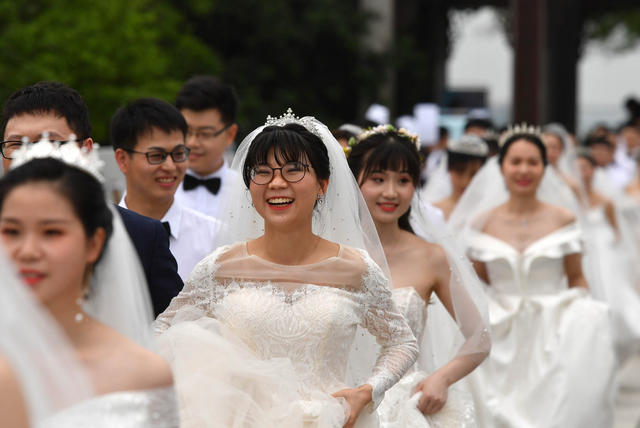 医护人员 集体婚礼 橘子洲头 520 白衣天使 新人
