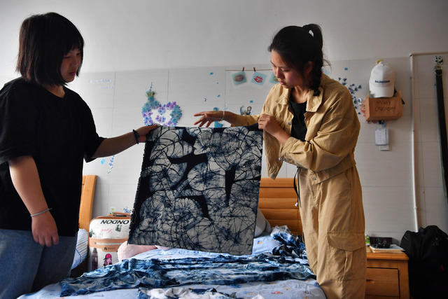 慈爱园 园长妈妈 文化生活 小学生 集中养育 扶教 学习