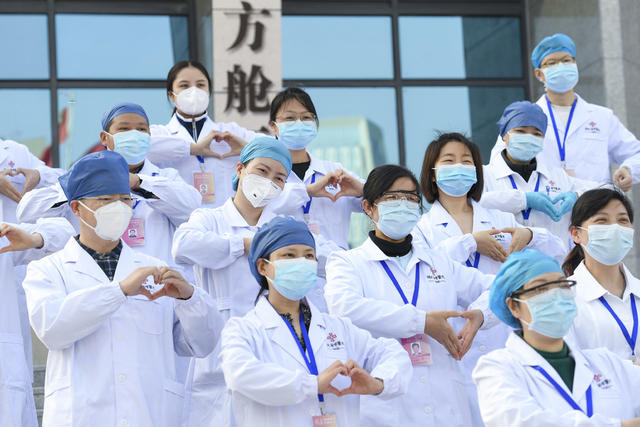 武昌方舱医院 出舱 医护人员 康复 治愈者