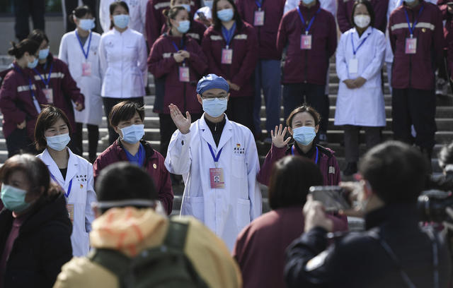 武昌方舱医院 出舱 医护人员 康复 治愈者