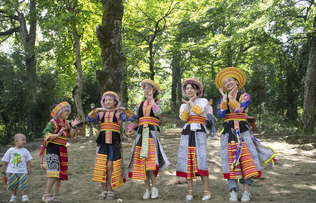 花瑶服饰 崇木凼 瑶族 隆回 避暑胜地 虎形山