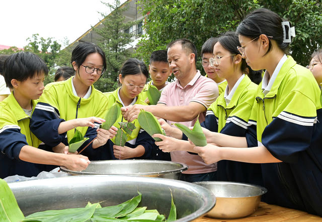 包棕子 迎端午 劳动实践 传统文化 端午节 传统习俗 教育  传统节日 学校 学生