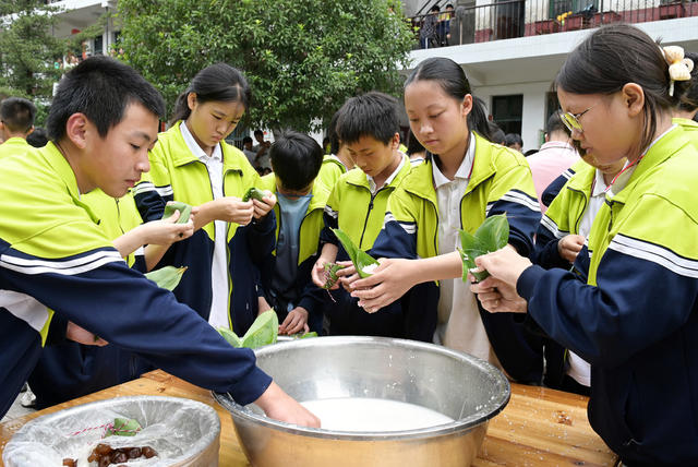 包棕子 迎端午 劳动实践 传统文化 端午节 传统习俗 教育  传统节日 学校 学生