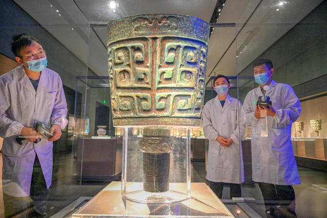 文物医生 文物修复 长沙市博物馆 历史文化 青铜器 陶器 现代科技