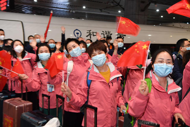 首批援鄂医疗队 长沙南站 返乡 新冠疫情 致敬英雄 