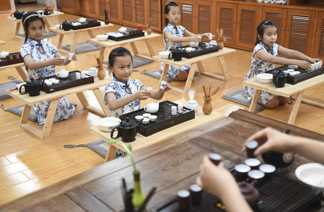 国际茶日 茶文化 茶道 茶艺社团 学习 小学生 中华文化 敬老尊贤 礼仪