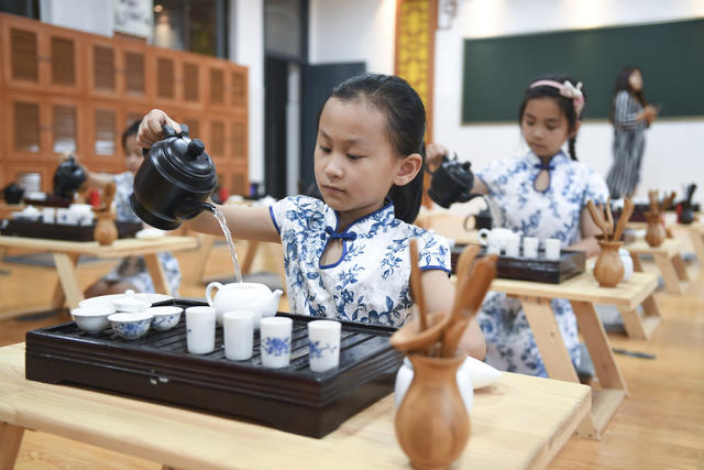 国际茶日 茶文化 茶道 茶艺社团 学习 小学生 中华文化 敬老尊贤 礼仪