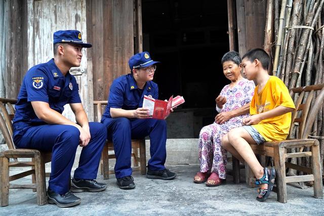 宣讲消防知识,“关爱留守儿童，守护暑假安全”消防志愿服务活动,留守老人,留守儿童,农村边远山区