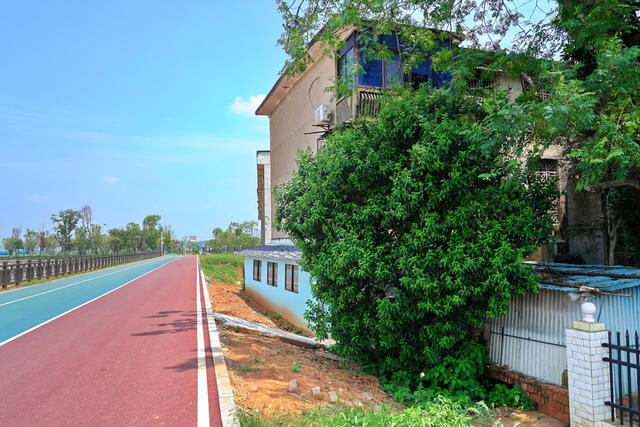 岳阳楼区 棉麻小区西院 墙壁裂痕裂纹