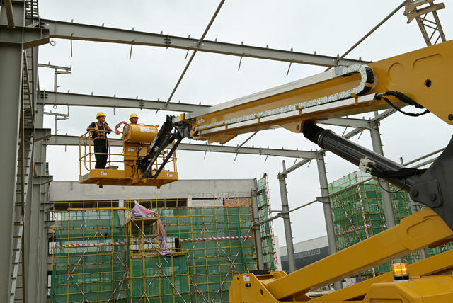 工程项目 施工 厂房 重点工程 建筑工地 安全生产 工人 经开区 赶进度