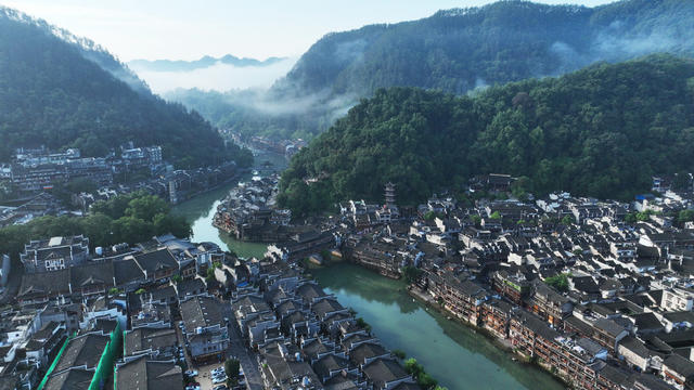 凤凰古城