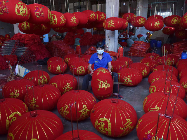 国庆  灯笼  喜庆 社区  开发区  就业  农民增收 拉丝灯笼