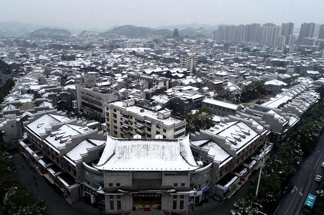 古城 土家族  湘西 苗族 乾州古城 大雪 吉首 无人机 建筑 航拍 万溶江 俯瞰 景区