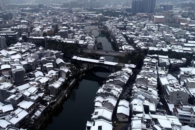 古城 土家族  湘西 苗族 乾州古城 大雪 吉首 无人机 建筑 航拍 万溶江 俯瞰 景区