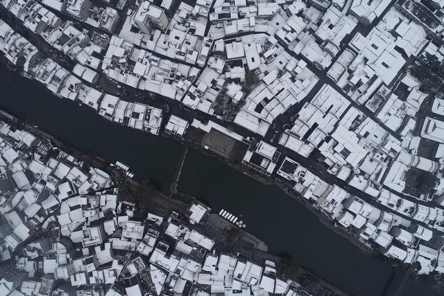 古城 土家族  湘西 苗族 乾州古城 大雪 吉首 无人机 建筑 航拍 万溶江 俯瞰 景区