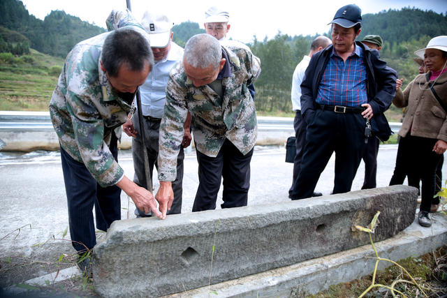 湖南桂东 “邓力群故居” 清朝 乾隆年间  拴马石 举人