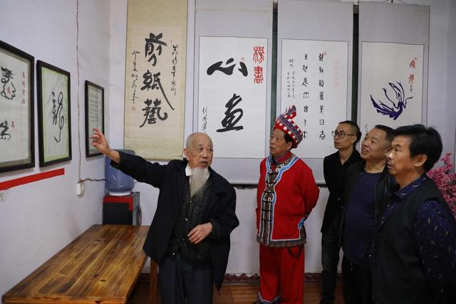   退休不褪色     老有所为