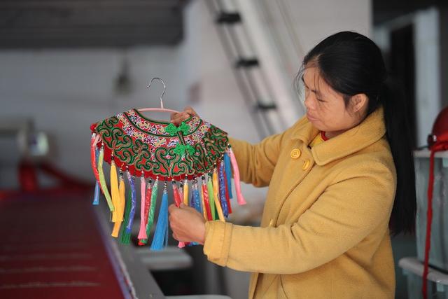 剌绣、侗绣加工、老工艺、电脑绣花、侗族