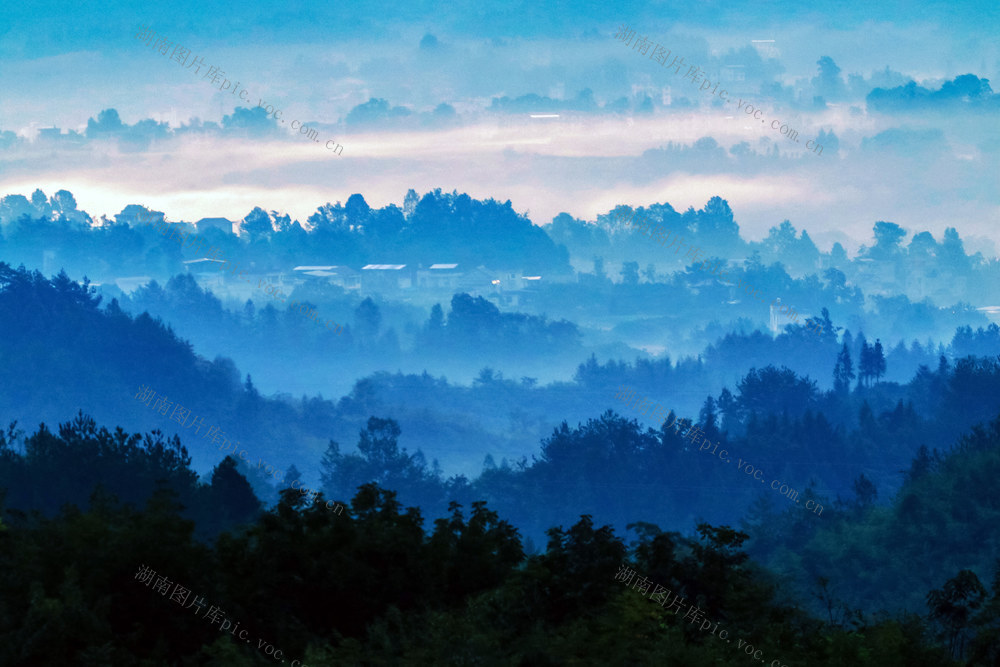 秋天，景色，晨雾，村庄，群山，如画