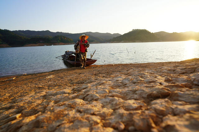 护林员  巡山  湿地  林区  保护 生态
