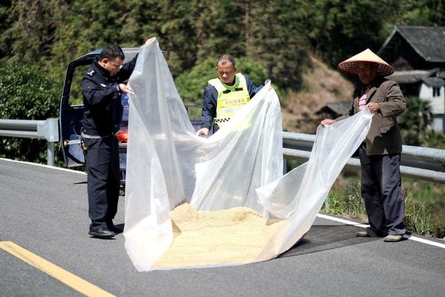 交通、出行安全、农村公路、清路障、志愿服务