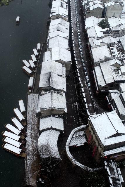 古城 湘西 土家族 建筑 苗族 凤凰 雪花 废物 粉妆玉砌 沱江 白色 面纱