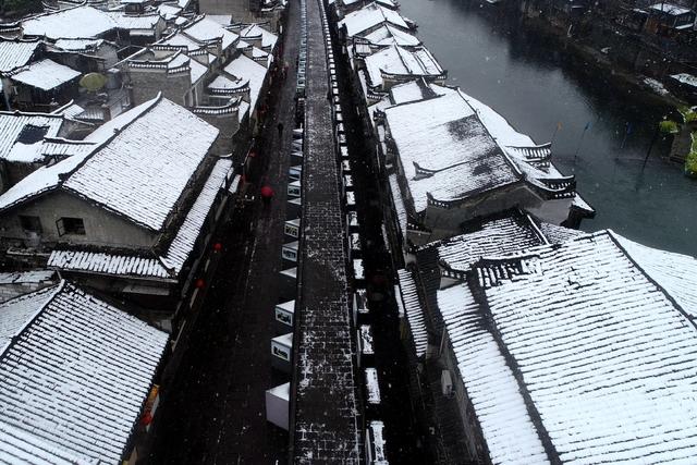 古城 湘西 土家族 建筑 苗族 凤凰 雪花 废物 粉妆玉砌 沱江 白色 面纱