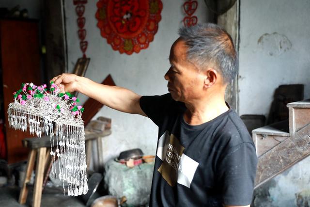 土家族 湘西 非遗 苗族 银饰 凤凰 传承人 遗产 文化 非物质 名录