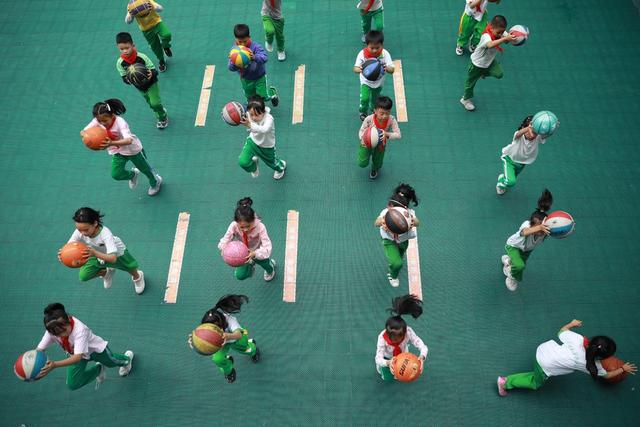 土家族 学生 湘西 苗族 篮球 吉首 小学 篮球操 少年 律动 运动 运动场 跃动 一校一品 体育