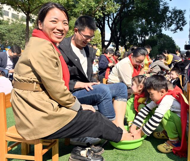 感恩教育 迎接重阳节