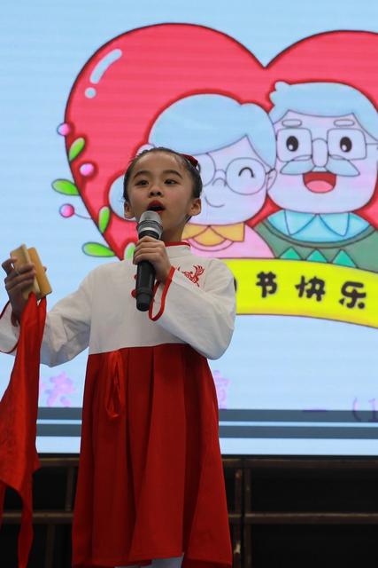 土家族 湘西 小学 苗族 吉首 学生 重阳 节目 雏鹰 表扬礼物