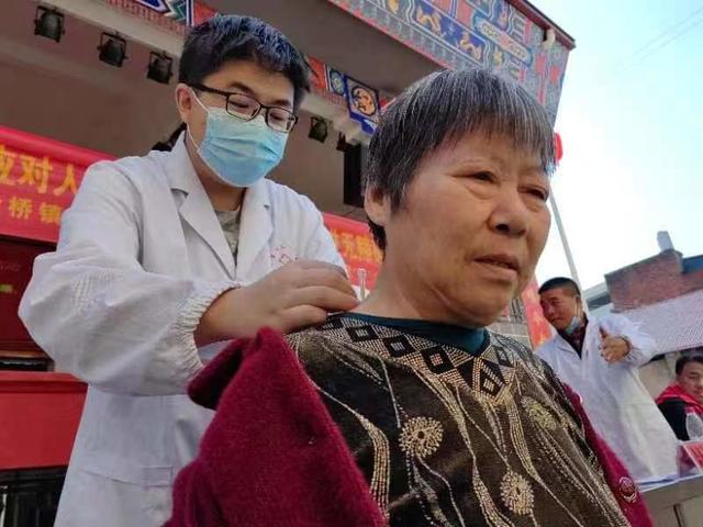 近民意，接地气
