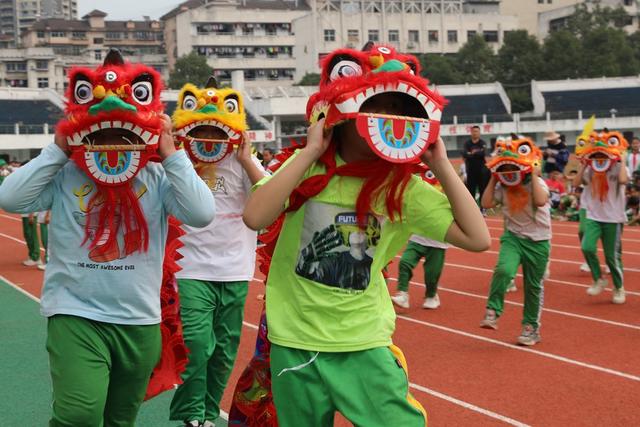 学生 土家族 湘西 苗族 小学 吉首 舞狮 文化 传统 表演 弘扬 心灵 传承 中华 浸润